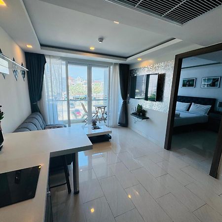 Grand Avenue Conde Pattaya Apartment Exterior photo