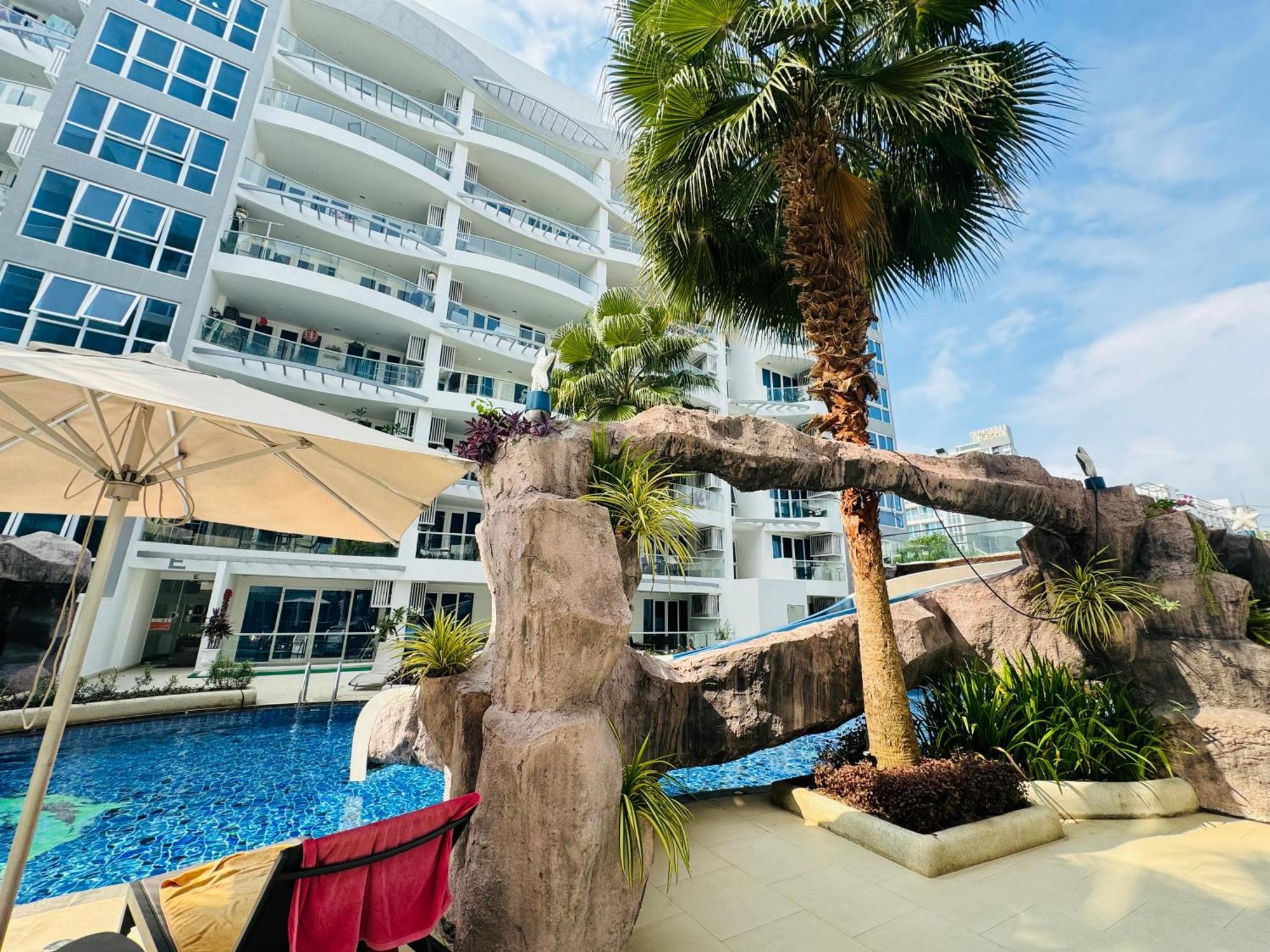 Grand Avenue Conde Pattaya Apartment Exterior photo